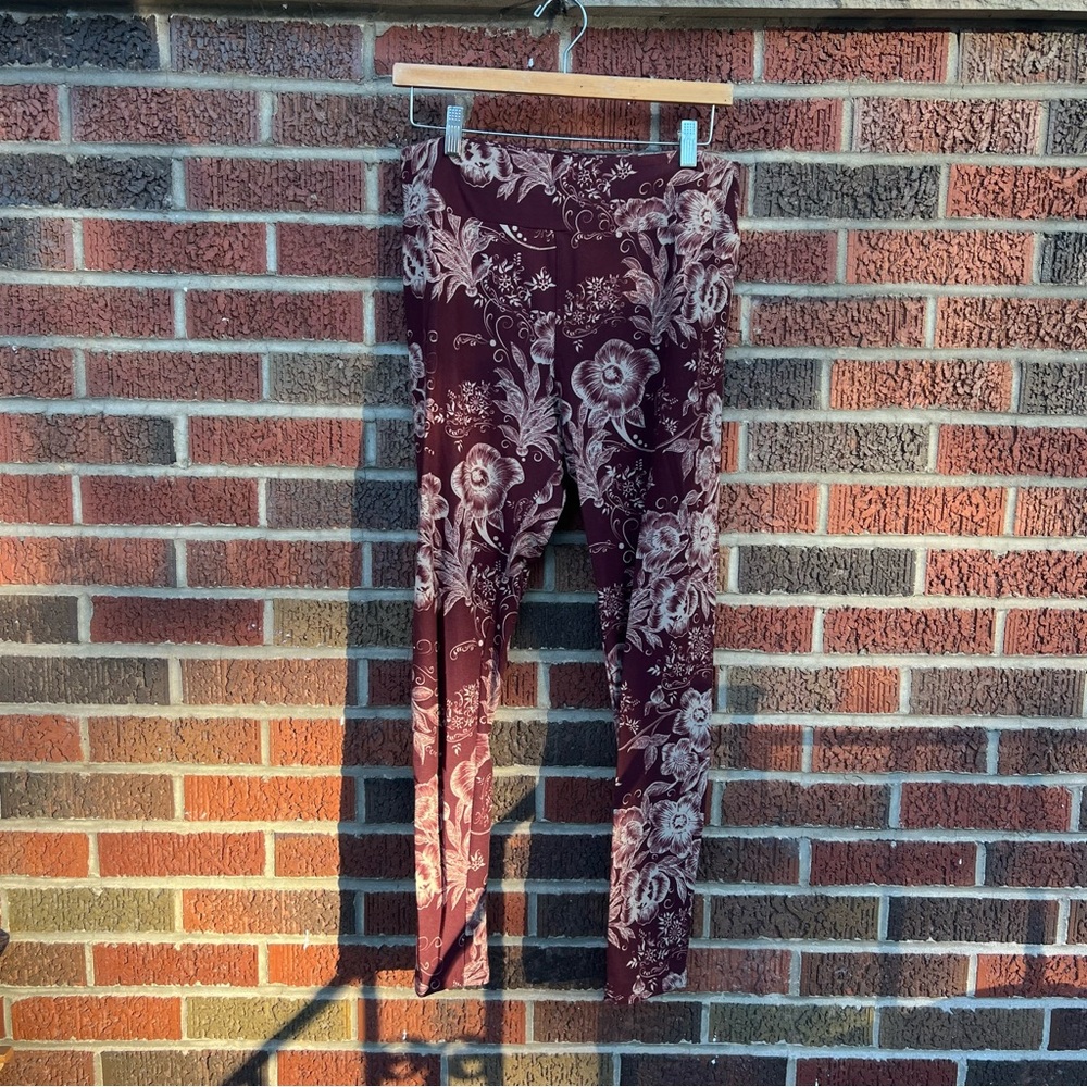LuLaRoe Burgundy and Cream Floral Tendril Mid Rise Leggings